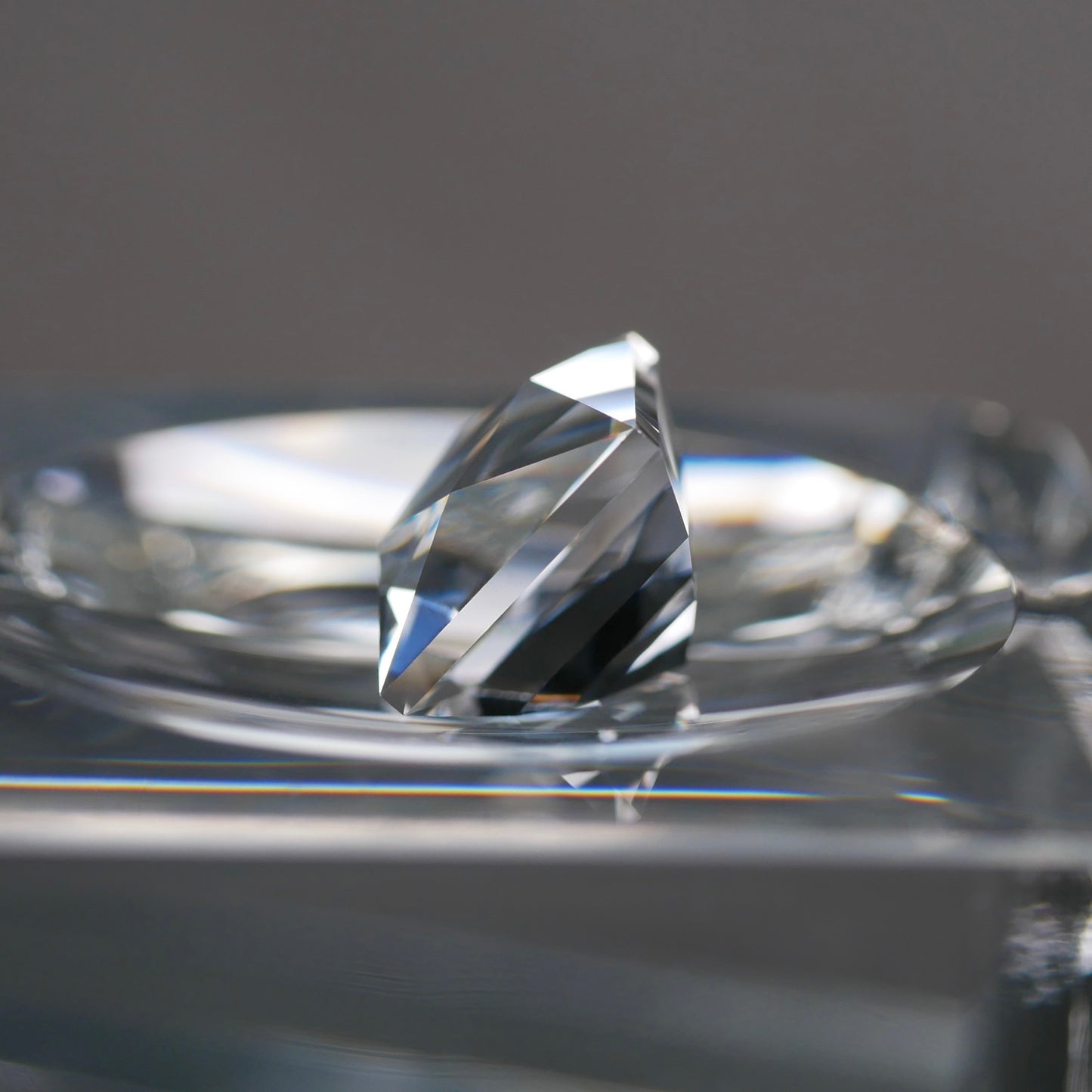 山梨県産 八幡山水晶 faceted cut ルース(Re325)