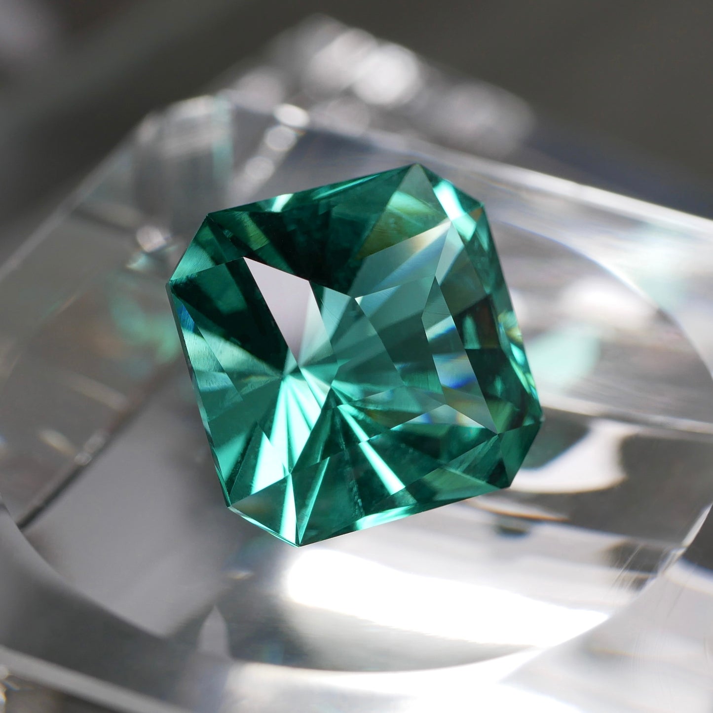 三宅島ガラス faceted cut ルース(Re023)