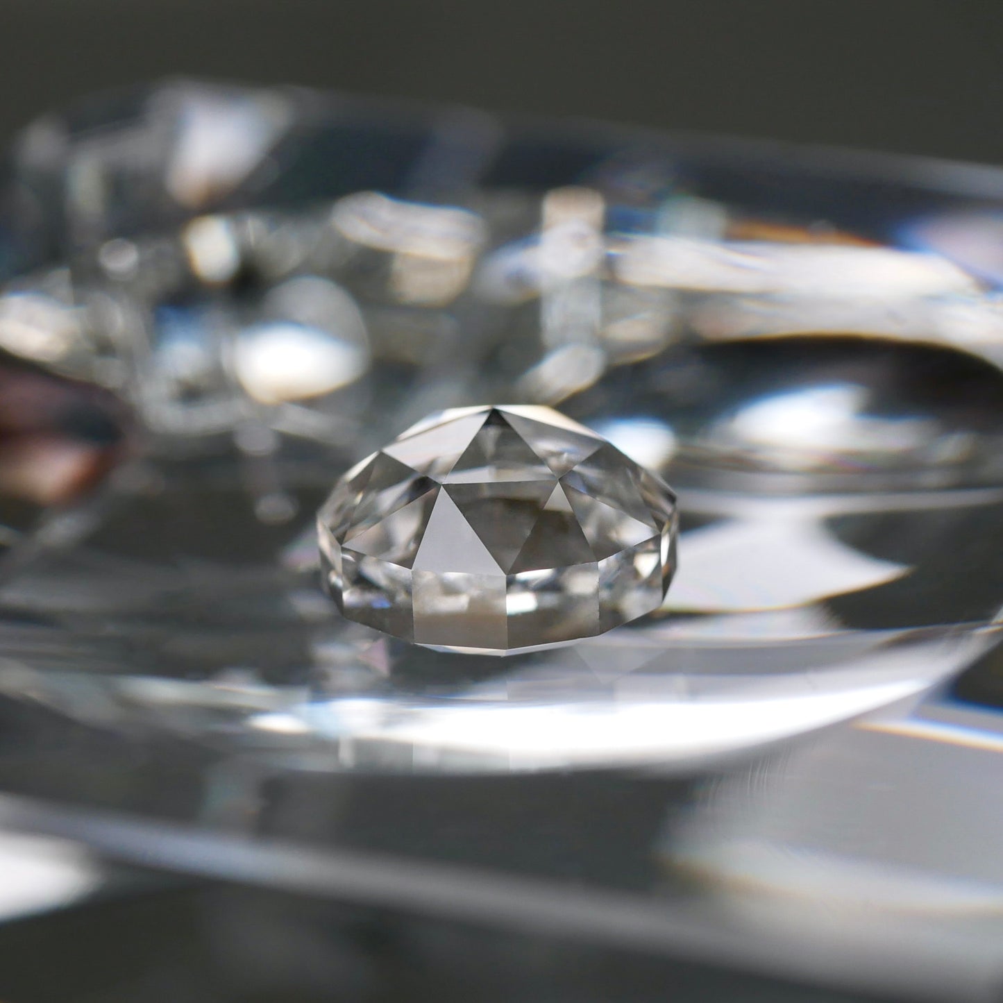 山梨県産 乙女水晶 faceted cut ルース(Re017)