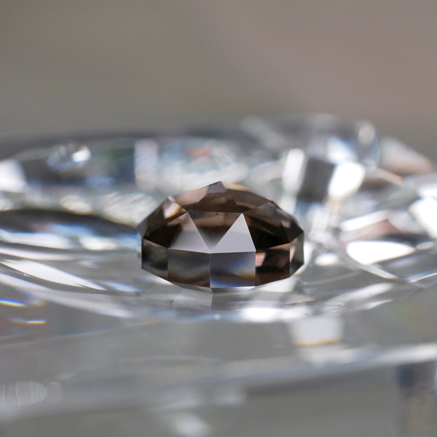 長野県産 星ヶ塔黒曜石 faceted cut ルース(Re018)