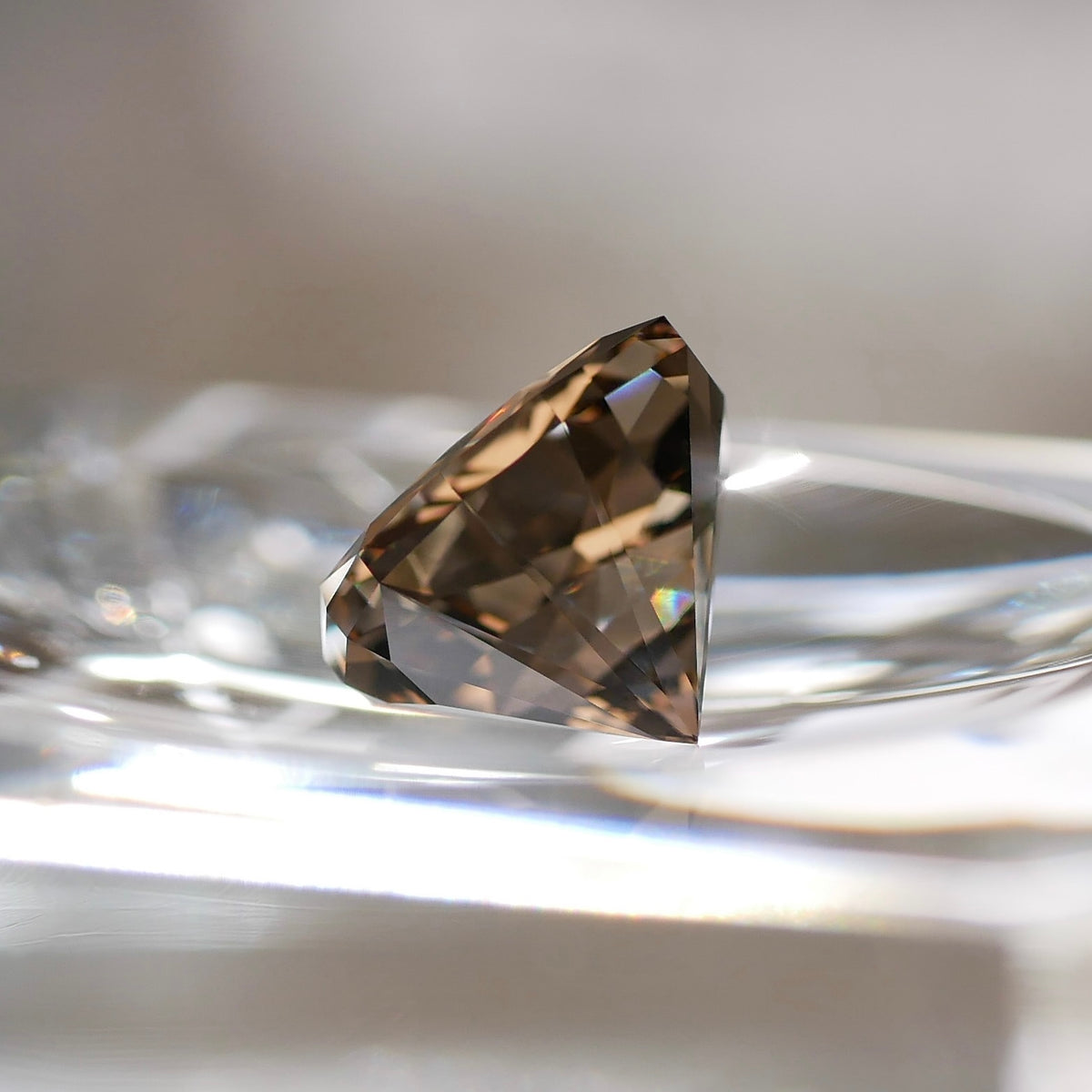 広島県産 江田島煙水晶 faceted cut ルース(Re440)