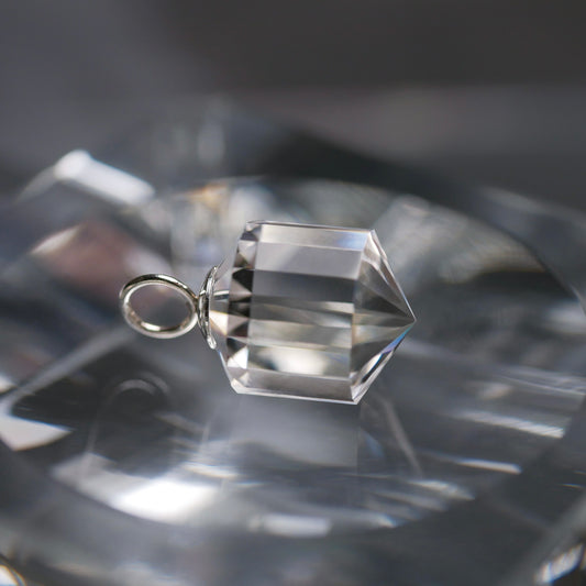 山梨県産 乙女水晶 クリアポイントPT(Re054)