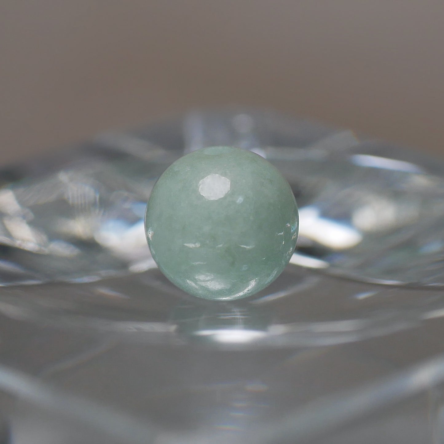 糸魚川産 グリーン翡翠 8mm丸玉(Ki305)
