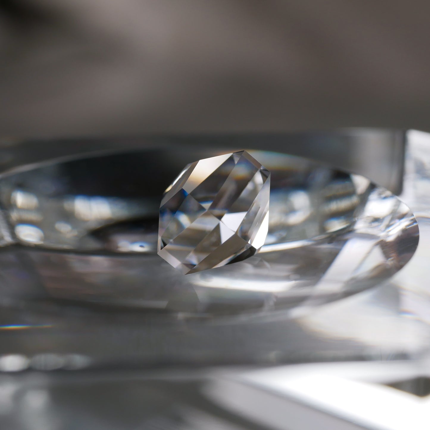 宮崎県産 高千穂水晶 faceted cut ルース(Re011)