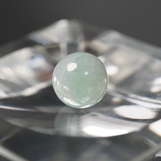 糸魚川産 グリーン翡翠 8mm丸玉（Ki124）