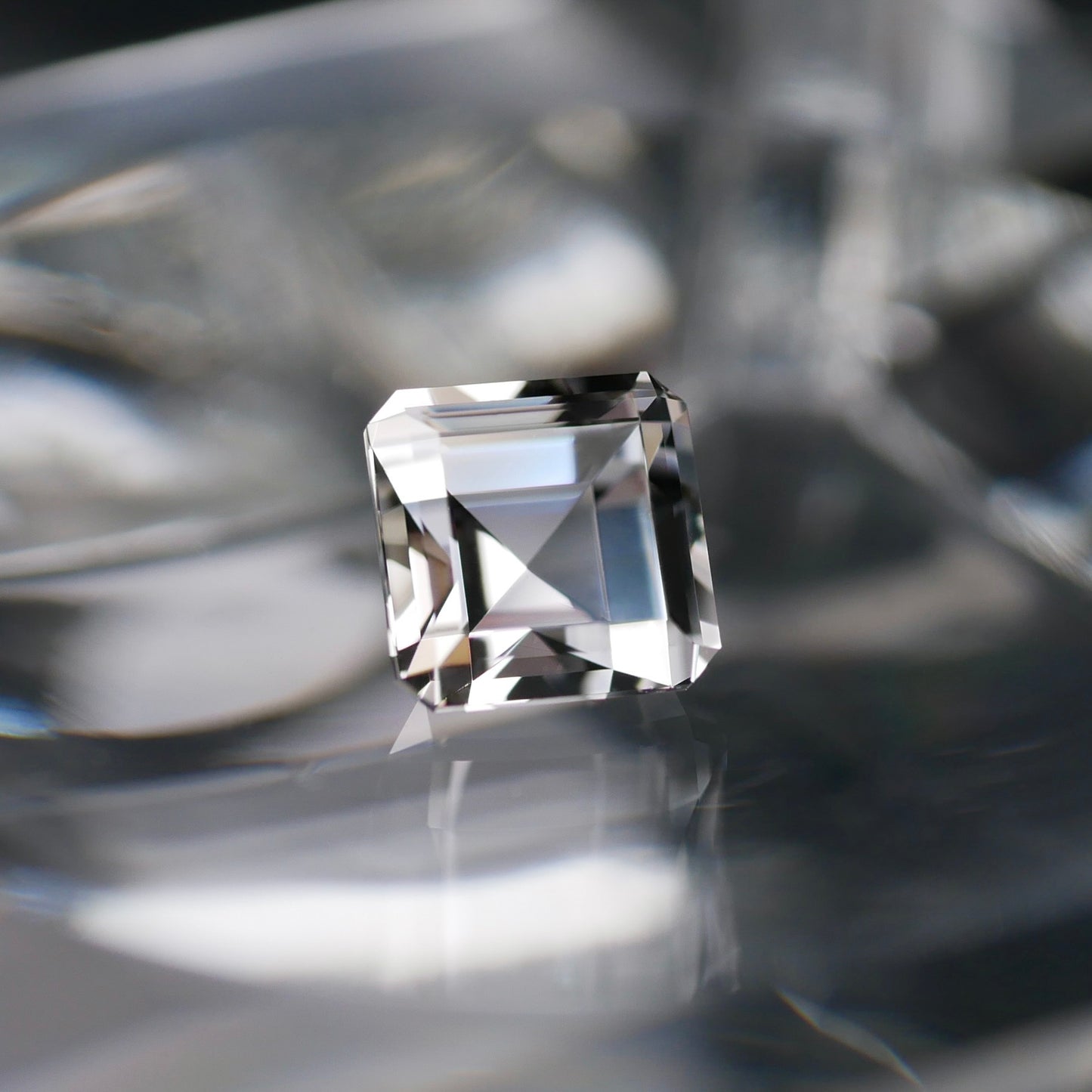 山梨県産 乙女水晶 faceted cut ルース（Re154）