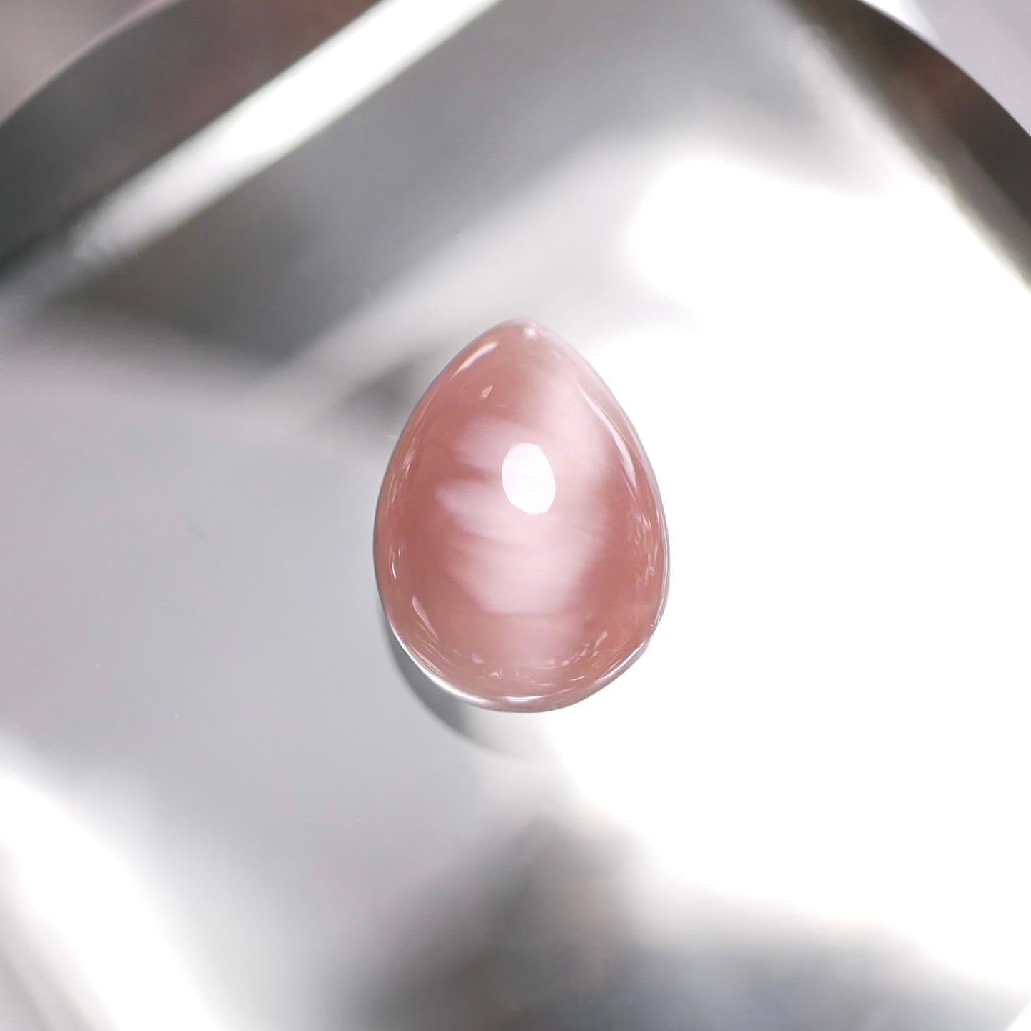 ビクトリアストン（ピンクラディッシュ）ペアシェイプ ルース（Re057）