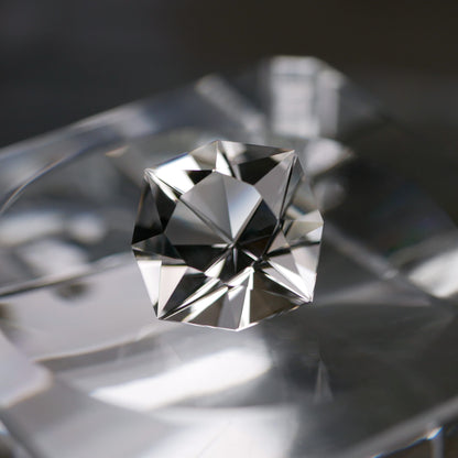 長野県産 川上村水晶 faceted cut ルース（Re270）