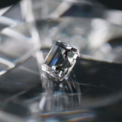山梨県産 乙女水晶 faceted cut ルース（Re154）