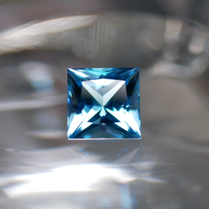 ブルートパーズ faceted cut ルース（Re165）