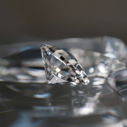 山梨県産 八幡山水晶 faceted cut ルース（Re358）