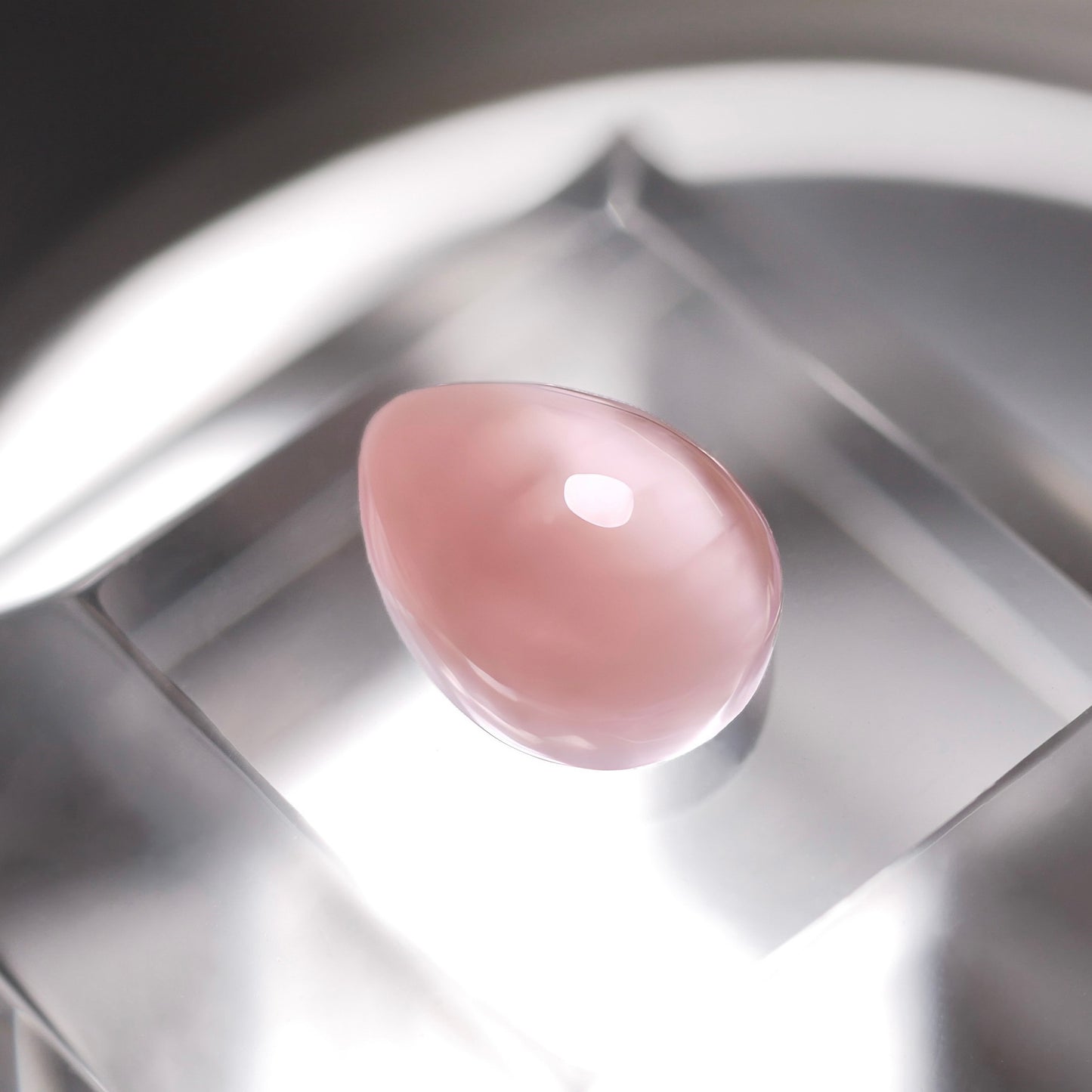 ビクトリアストン（ピンクラディッシュ）ペアシェイプ ルース（Re057）