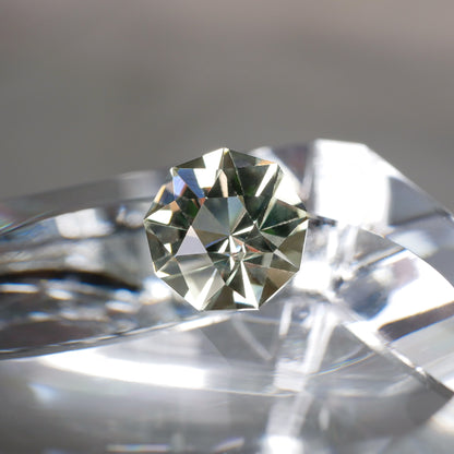 グリーンアメジスト faceted cut ルース（Re013）