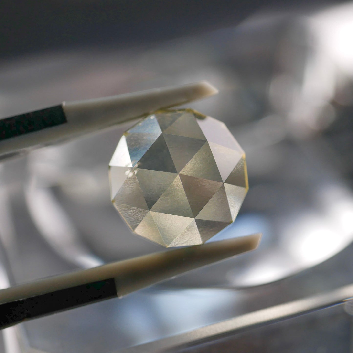 リビアングラス faceted cut ルース（Re034）