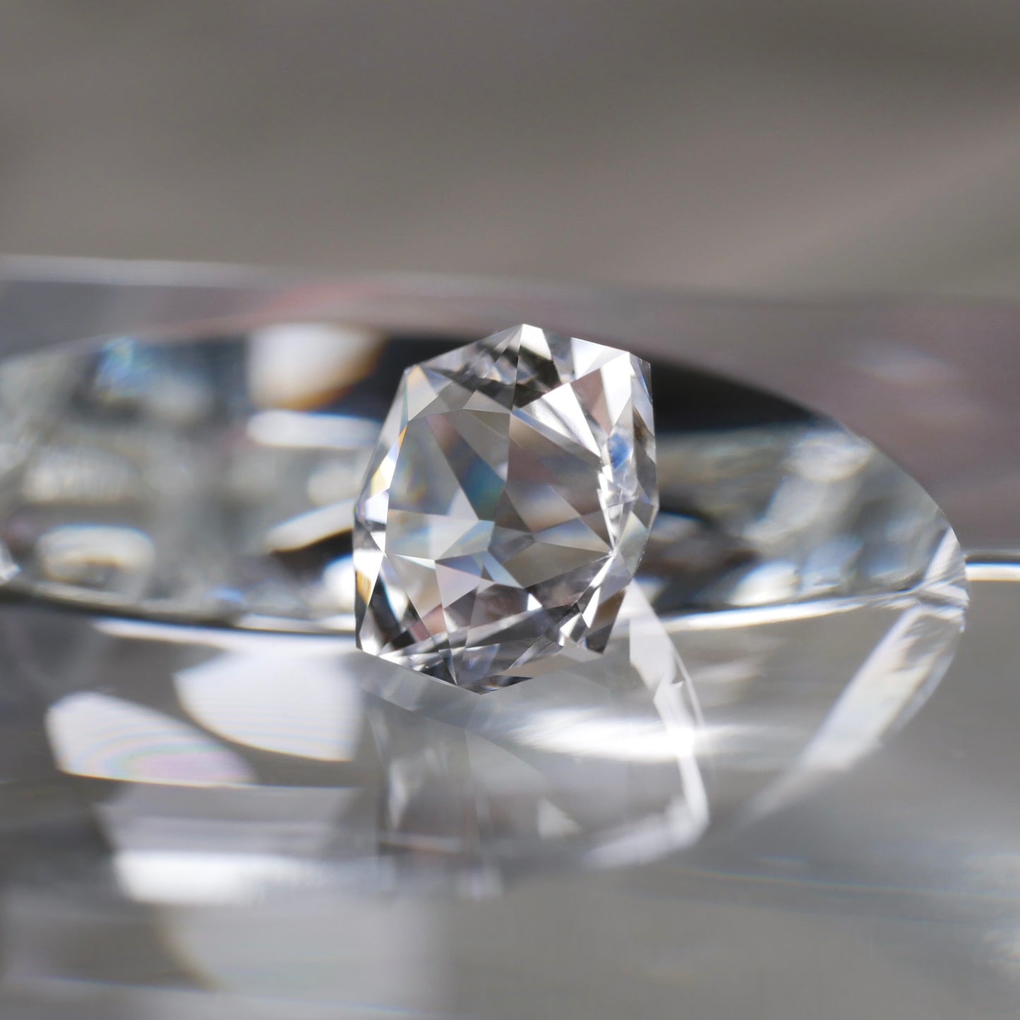 宮崎県産 高千穂水晶 faceted cut ルース（Re009）