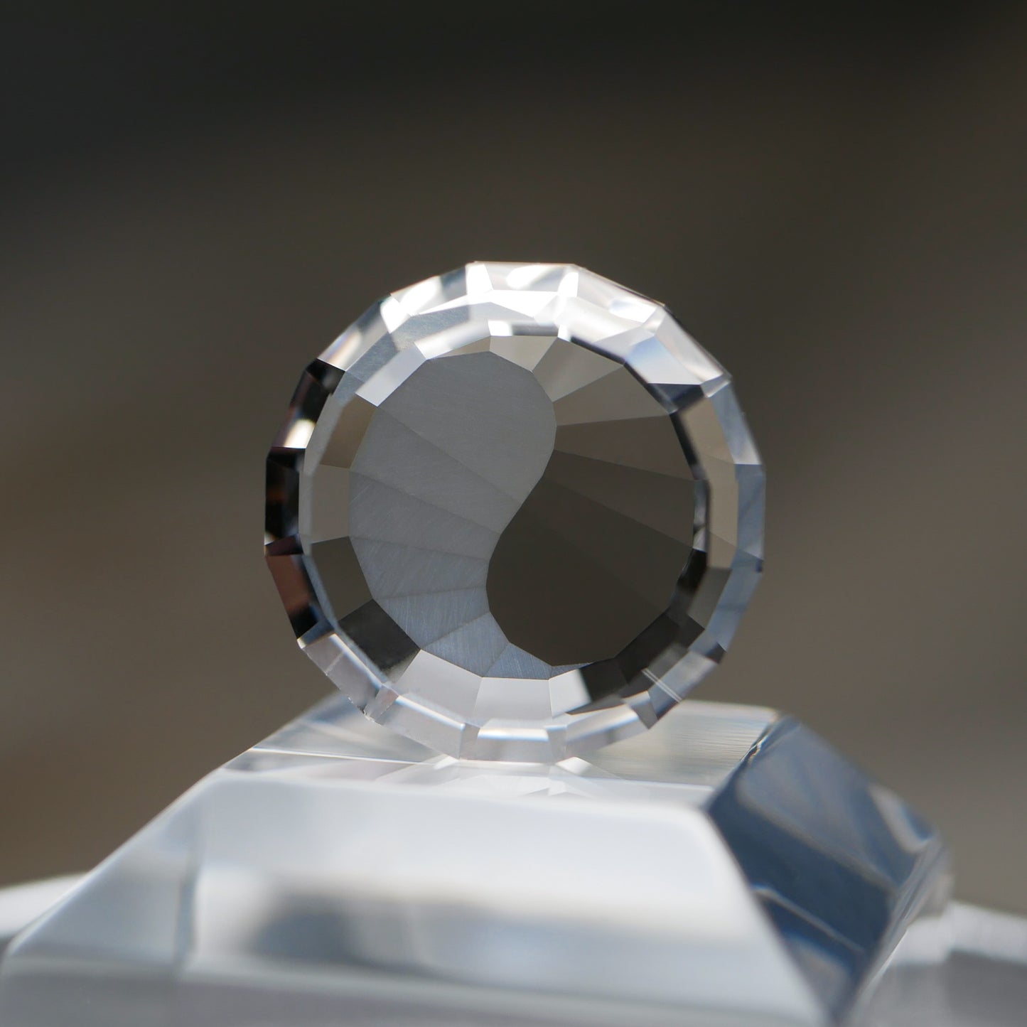 ヒマラヤ アイスクリスタル faceted cut ルース（Re030）