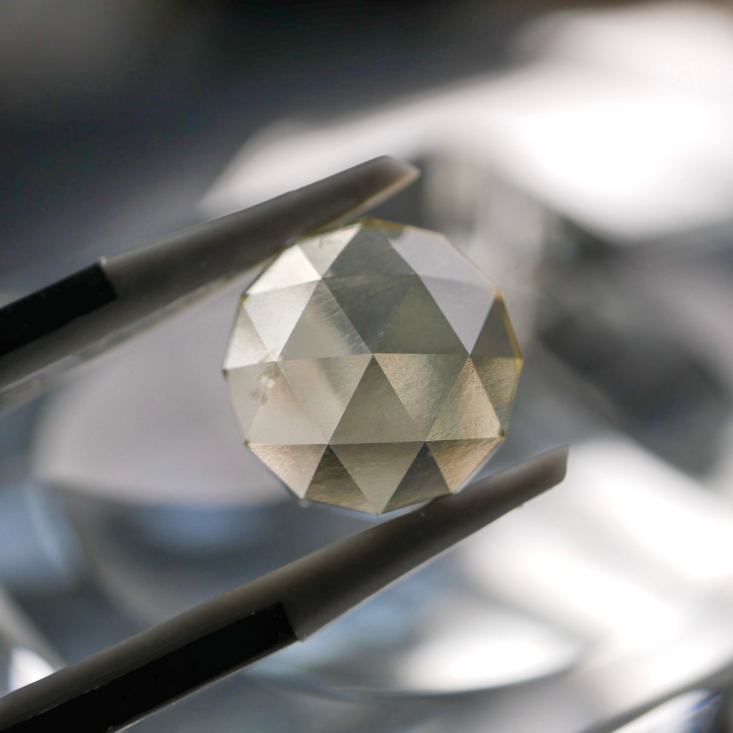 リビアングラス faceted cut ルース（Re034）