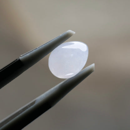 糸魚川産 白翡翠 ペアシェイプカボションルース（Ki106）