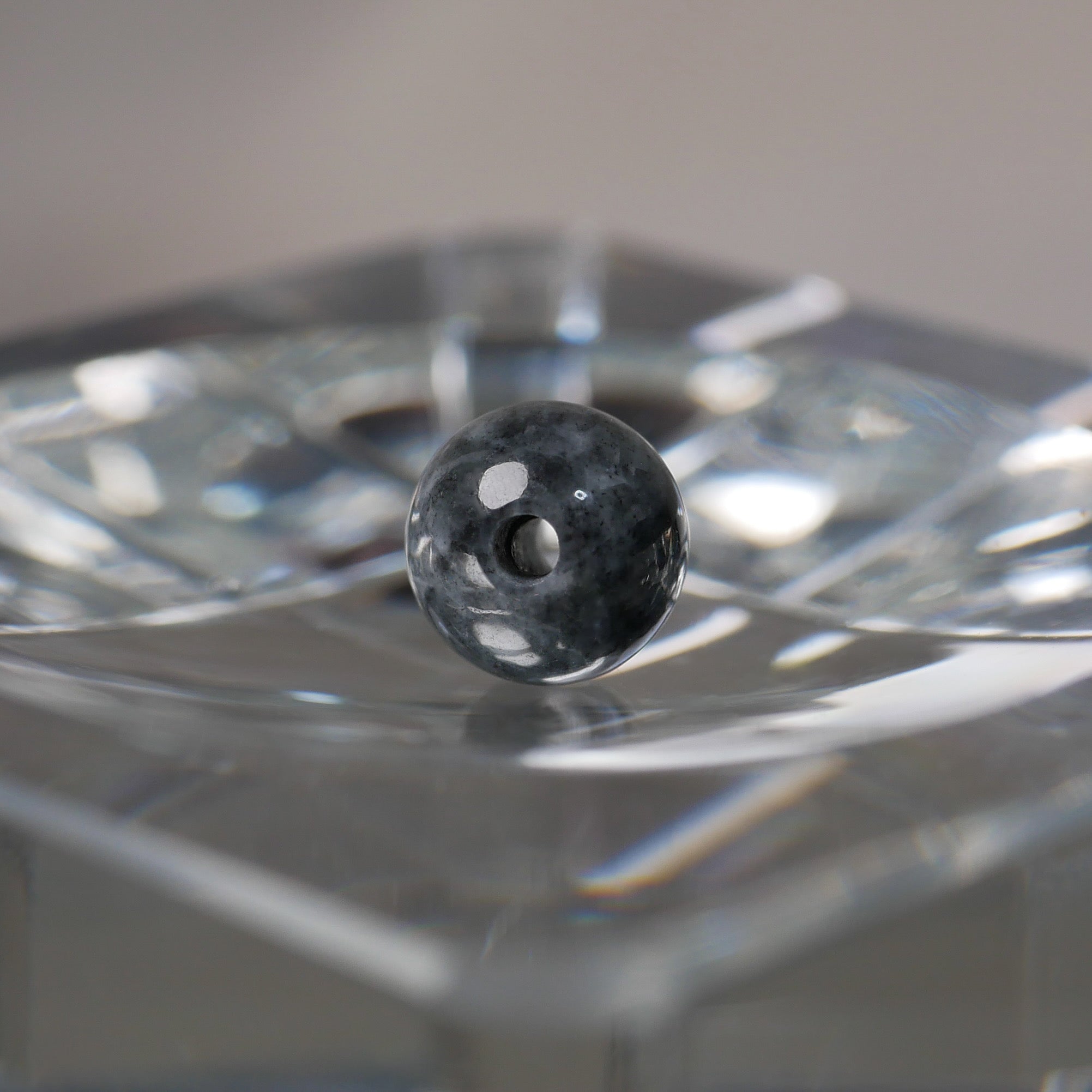 糸魚川翡翠結晶キラキラ 丸玉 357g jad-17.jpg