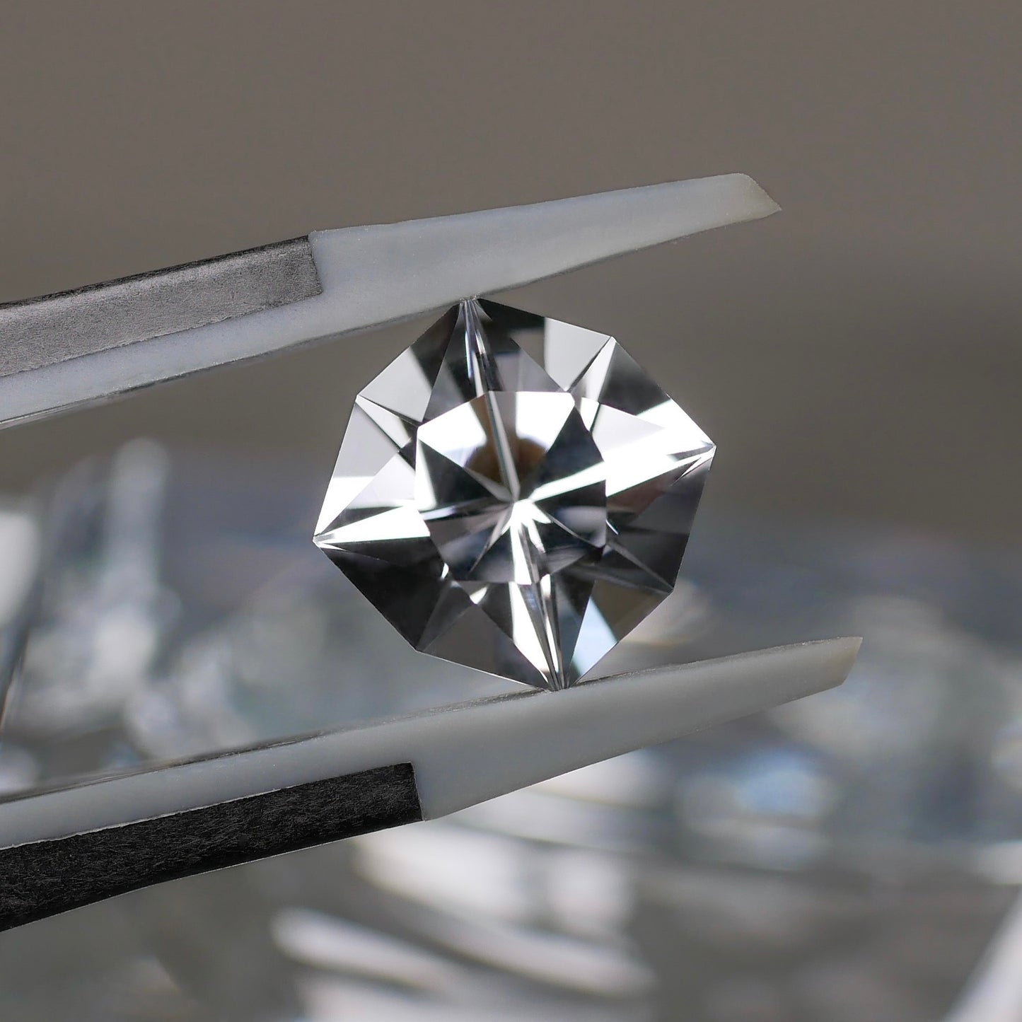 糸魚川 海岸転石 水晶 faceted cut ルース（Re359）