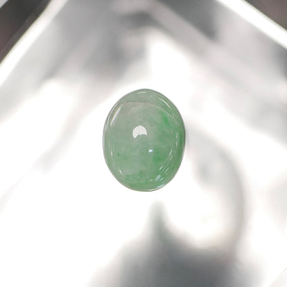 糸魚川産 グリーン翡翠 ハイカボションルース（Ki137）