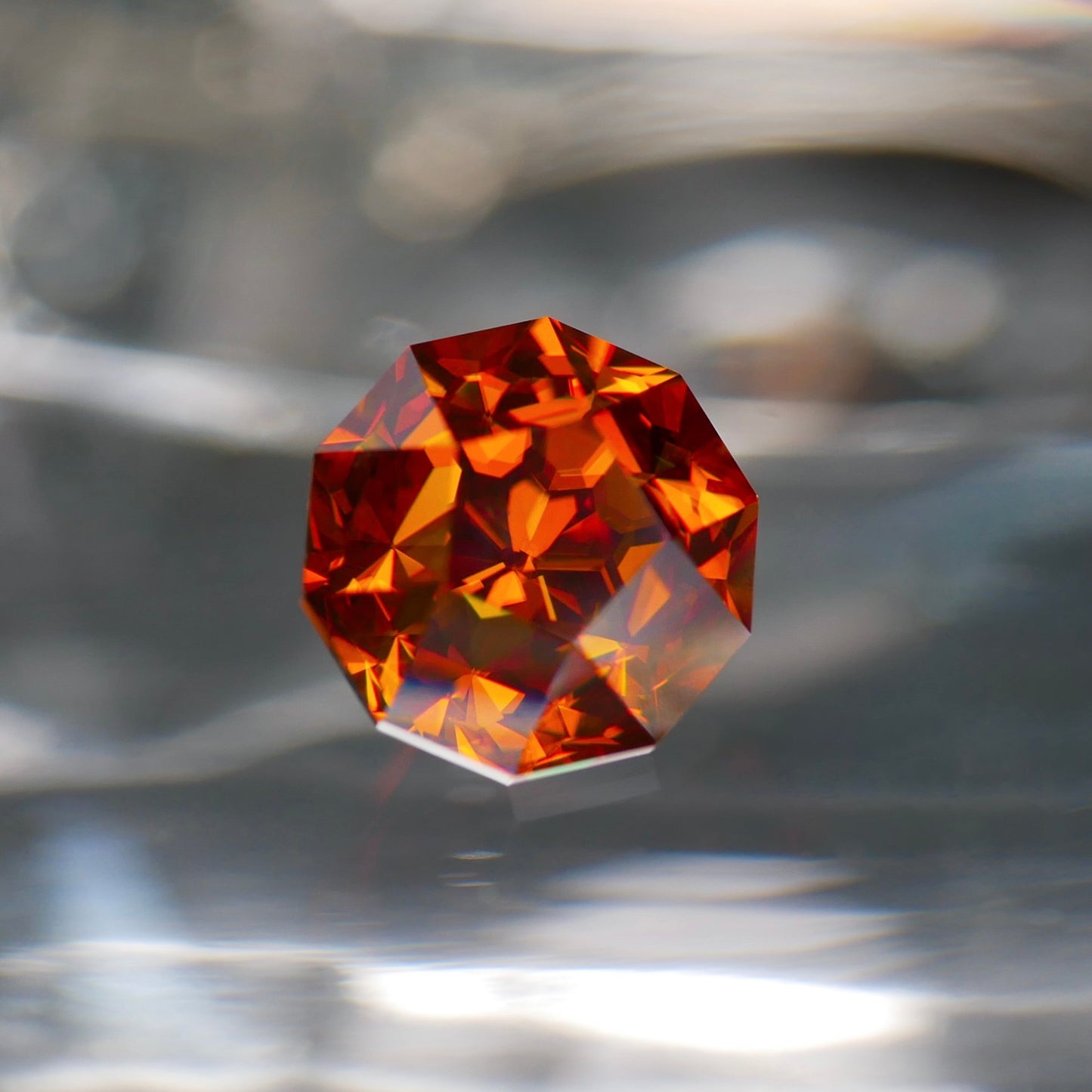 チタニア  faceted cut ルース（Re228)