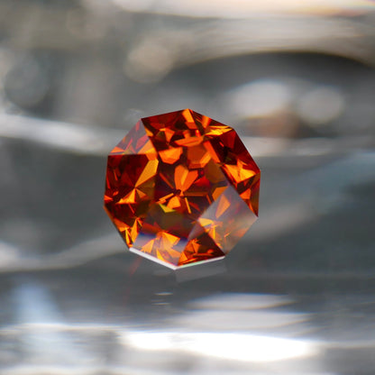 チタニア  faceted cut ルース（Re228)