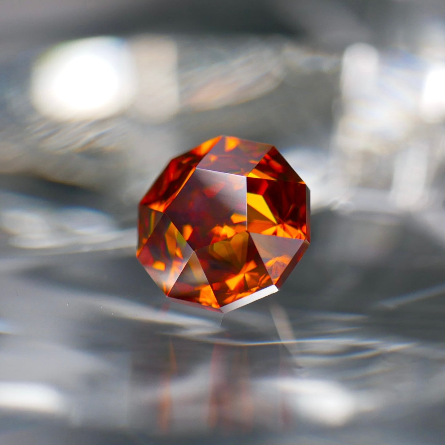 チタニア  faceted cut ルース（Re228)