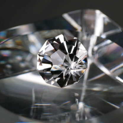 宮崎県産 高千穂水晶 faceted cut ルース（Re016)