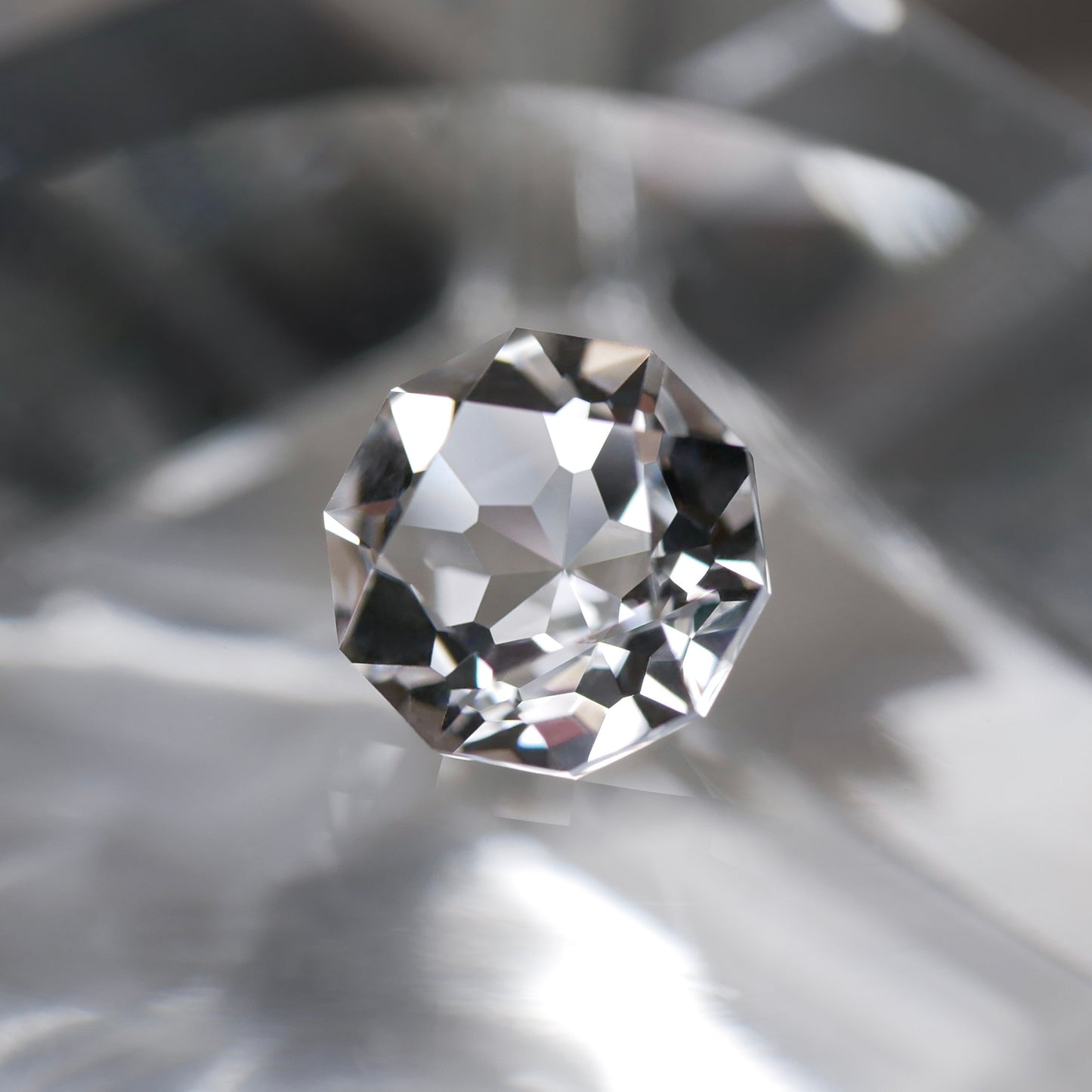 宮崎県産 高千穂水晶 faceted cut ルース（Re160)