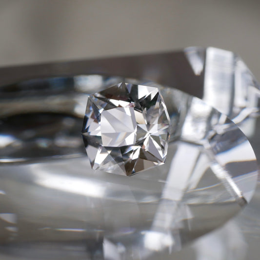 宮崎県産 高千穂水晶 faceted cut ルース（Re009）