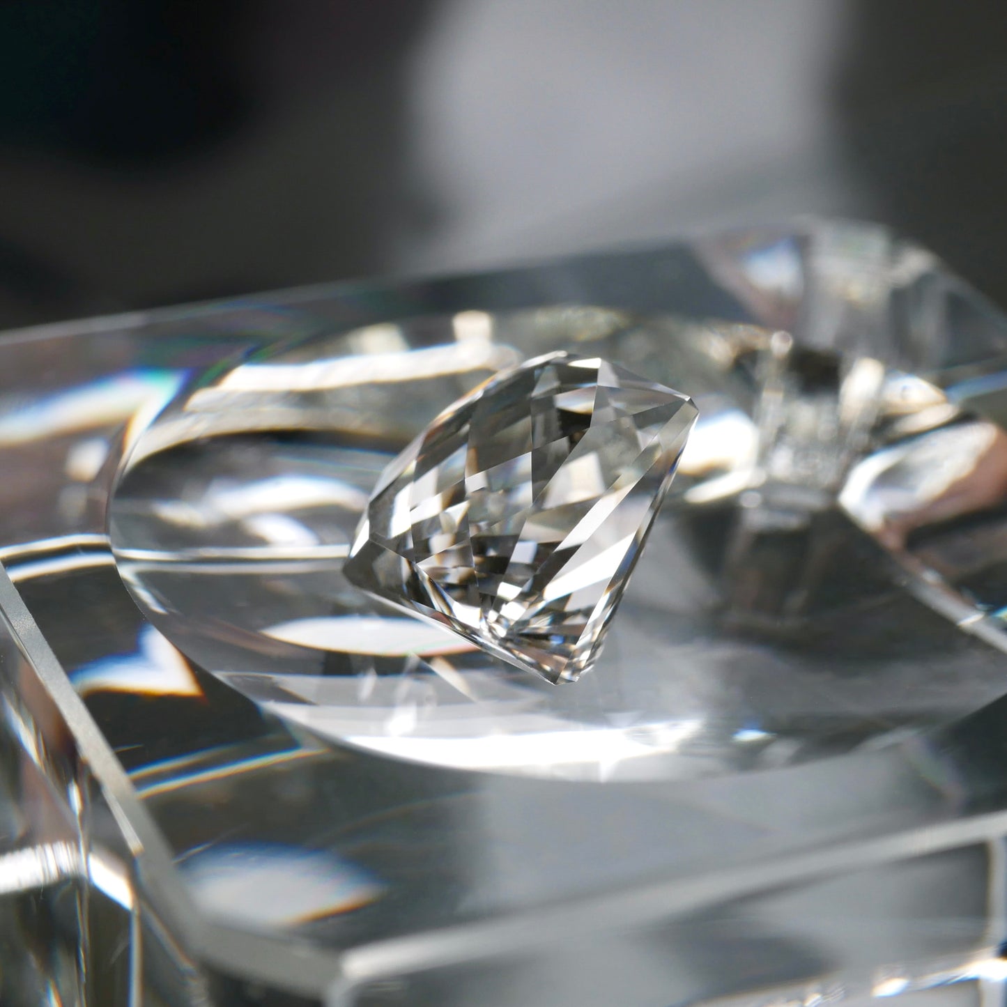 山梨県産 乙女水晶 faceted cut ルース（Re014）