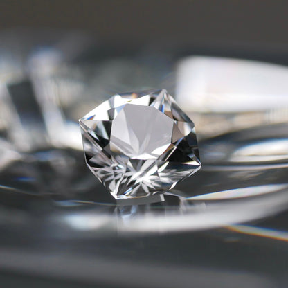 山梨県産 水晶峠 水晶 faceted cut ルース（Re407）