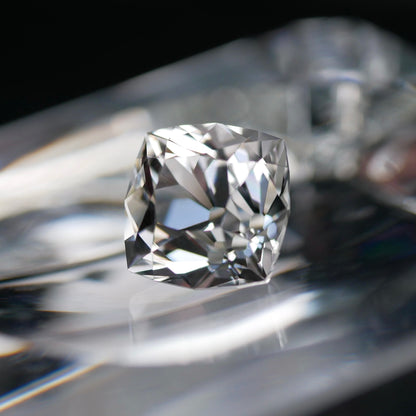 長野県産 川上村水晶 faceted cut ルース（Re037）