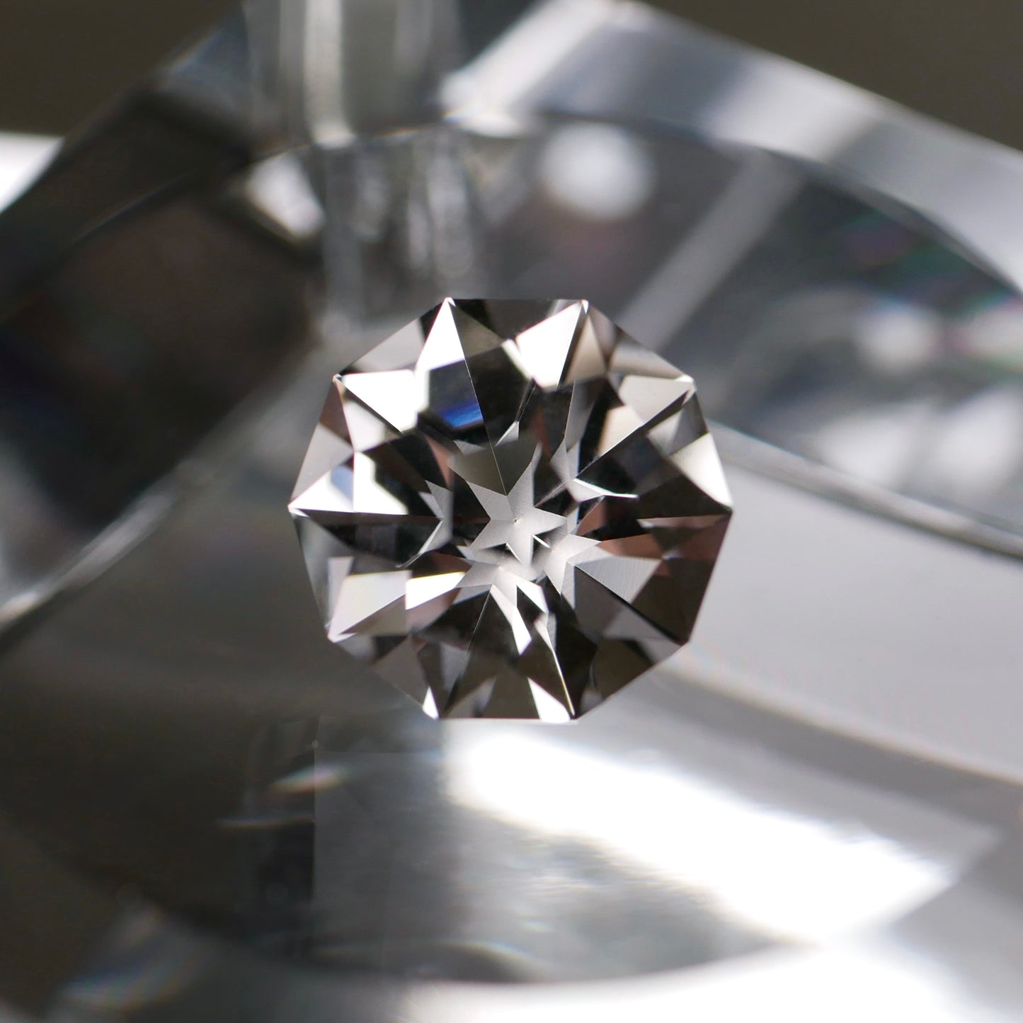 宮崎県産 高千穂水晶 faceted cut ルース（Re016)