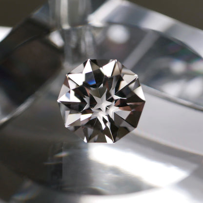 宮崎県産 高千穂水晶 faceted cut ルース（Re016)