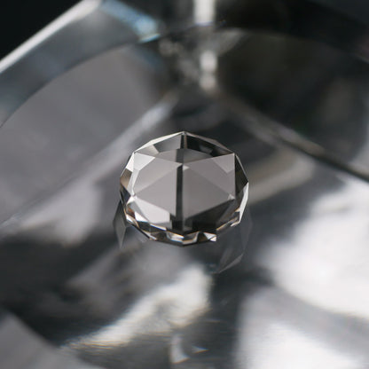 山梨県産 乙女水晶 faceted cut ルース（Re155）