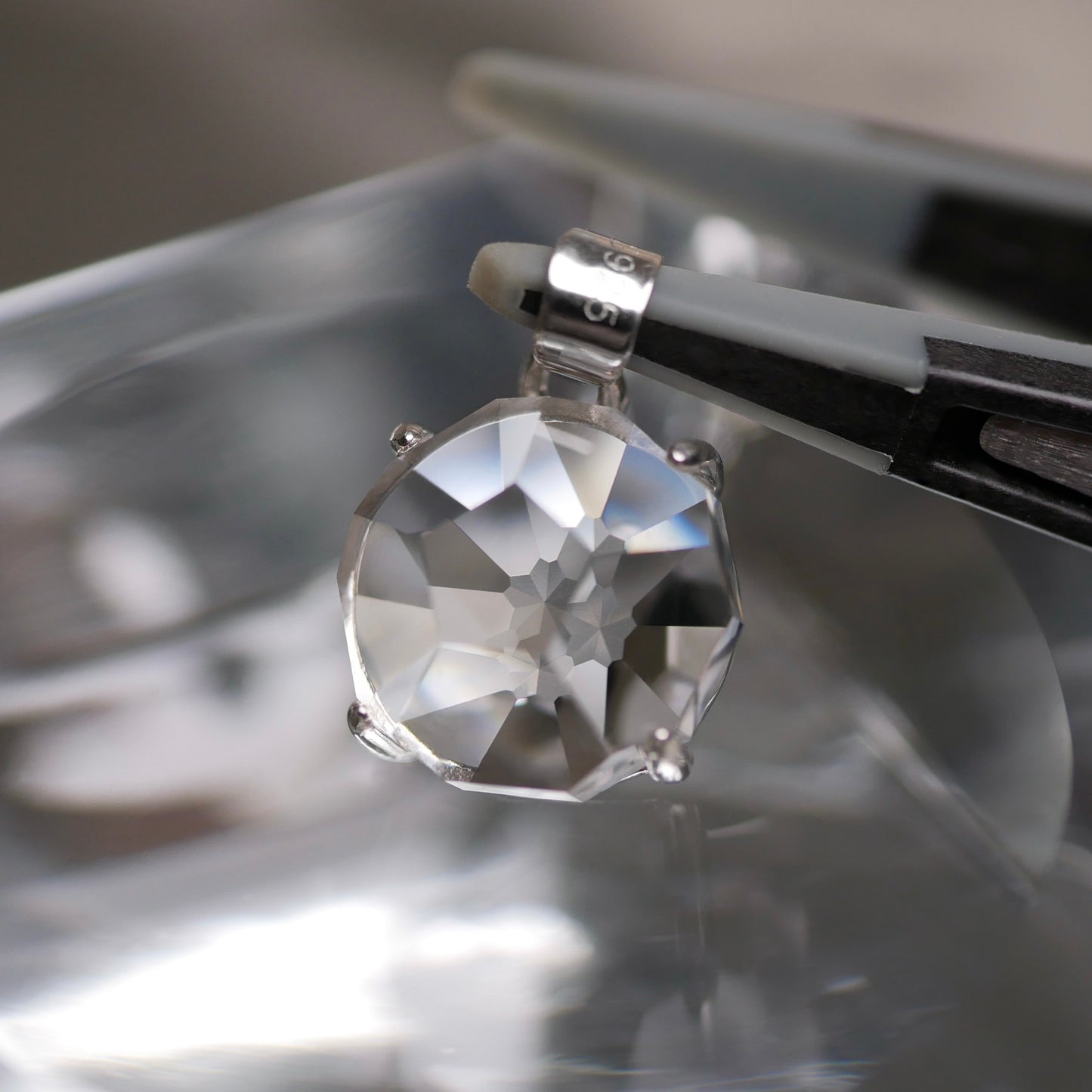 山梨県産 乙女水晶 faceted cut  PT（Re169）