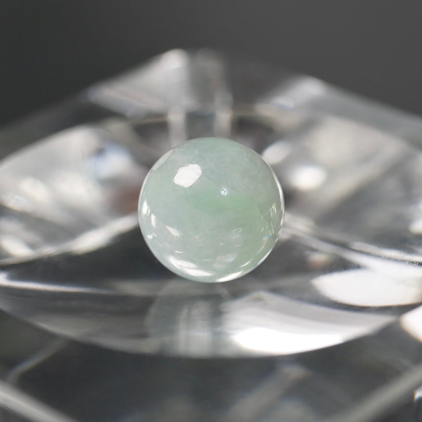 糸魚川産 グリーン翡翠 8mm丸玉（Ki124）