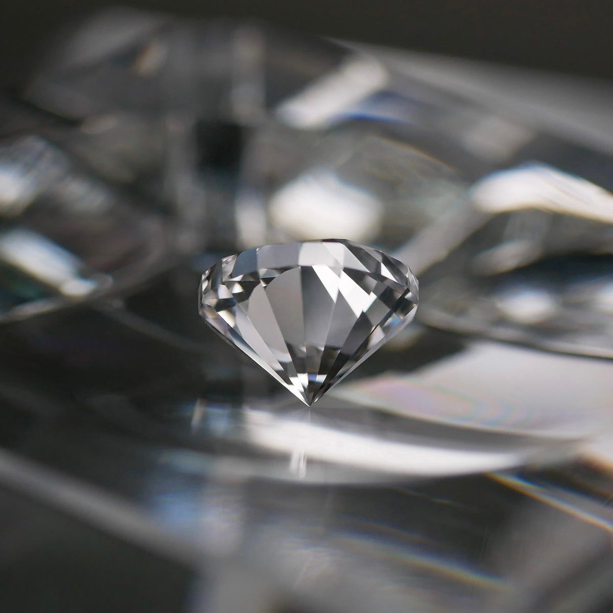 山梨県産 乙女水晶 faceted cut ルース（Re408）