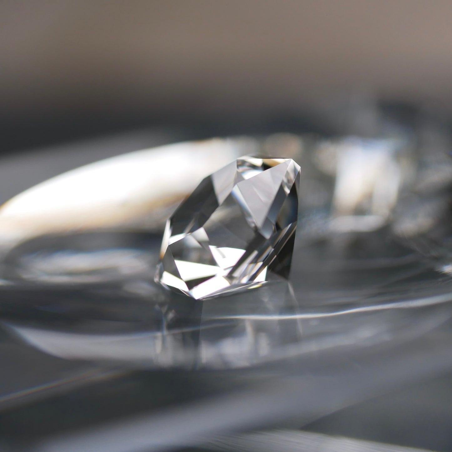 宮崎県産 高千穂水晶 faceted cut ルース（Re211)