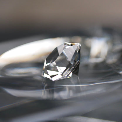 宮崎県産 高千穂水晶 faceted cut ルース（Re211)