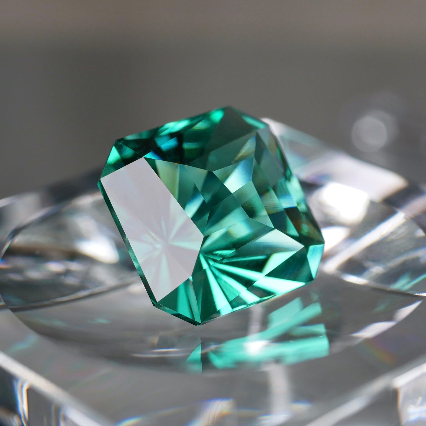 三宅島ガラス faceted cut ルース（Re023）