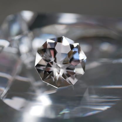 宮崎県産 高千穂水晶 faceted cut ルース（Re016)