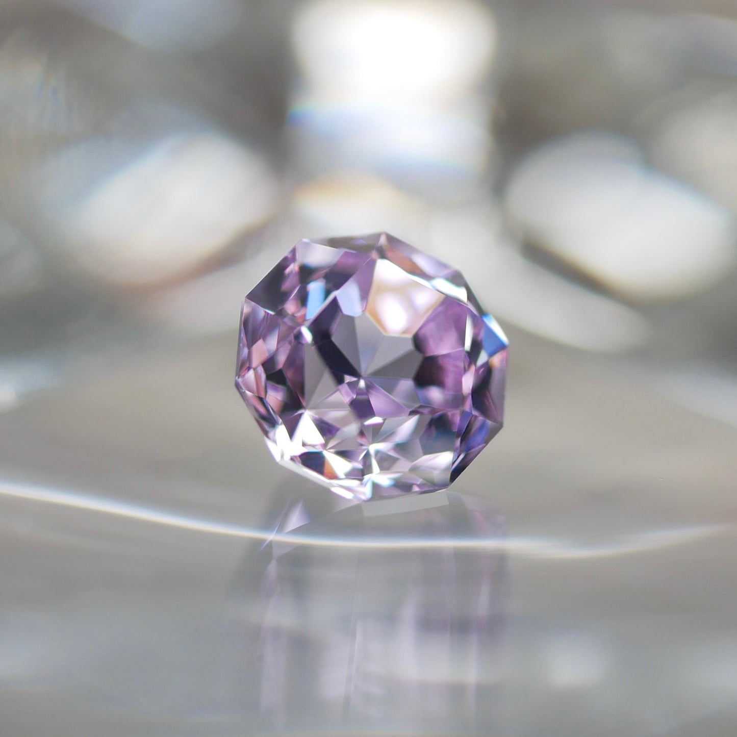 YAG（ライトマゼンダ） faceted cut ルース（Re167）