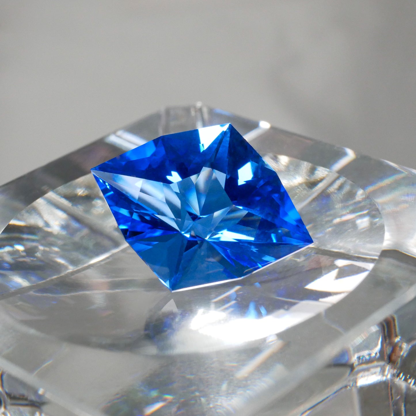 SBQ  faceted cut ルース（Re001）