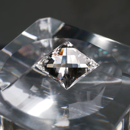 山梨県産 乙女水晶 faceted cut ルース（Re014）