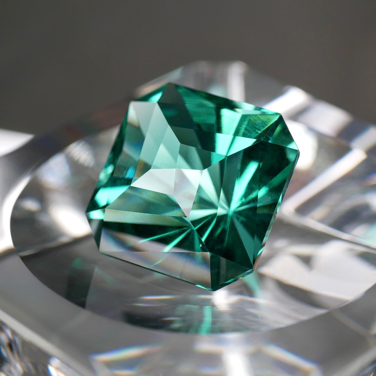 三宅島ガラス faceted cut ルース（Re023）