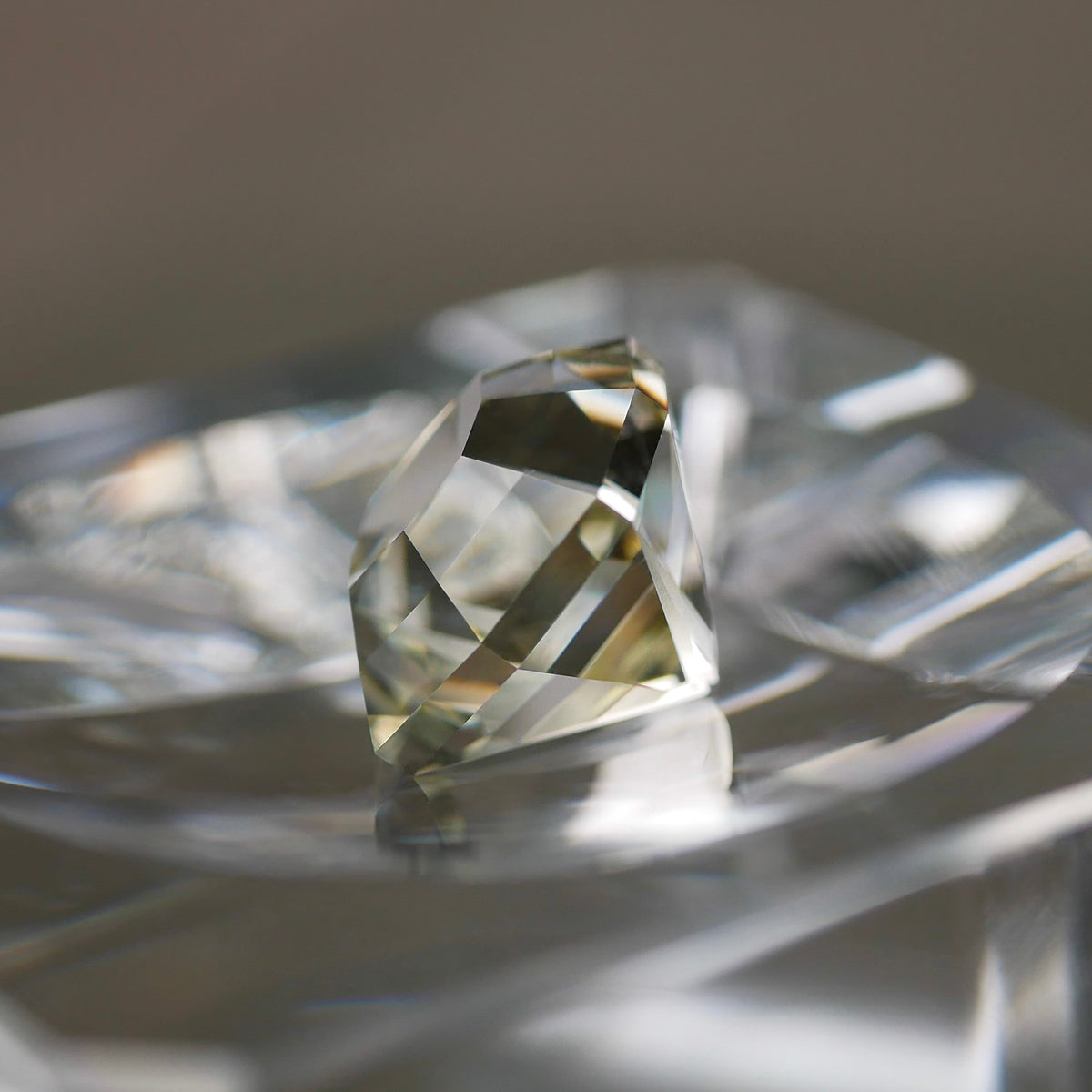 スモーキーシトリン faceted cut ルース（Re441）