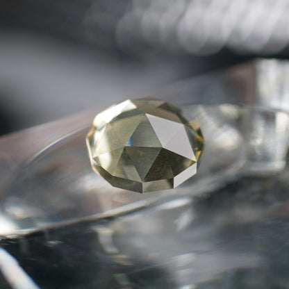 リビアングラス faceted cut ルース（Re033）